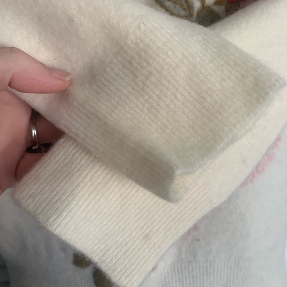 CP Collection vintage women’s floral embroidered cream angora sweater Medium - Picture 5 of 7